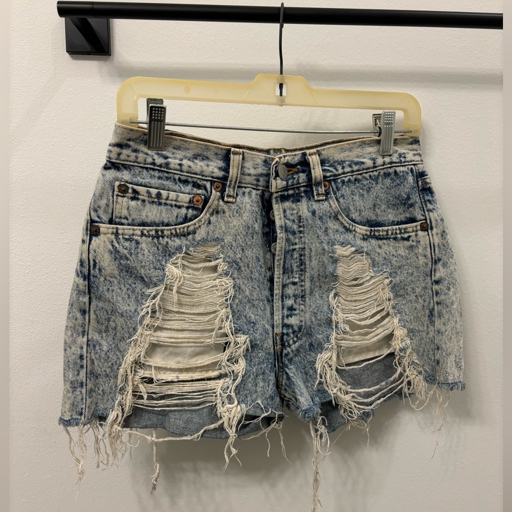 Levi’s Ripped Denim Shorts 30”